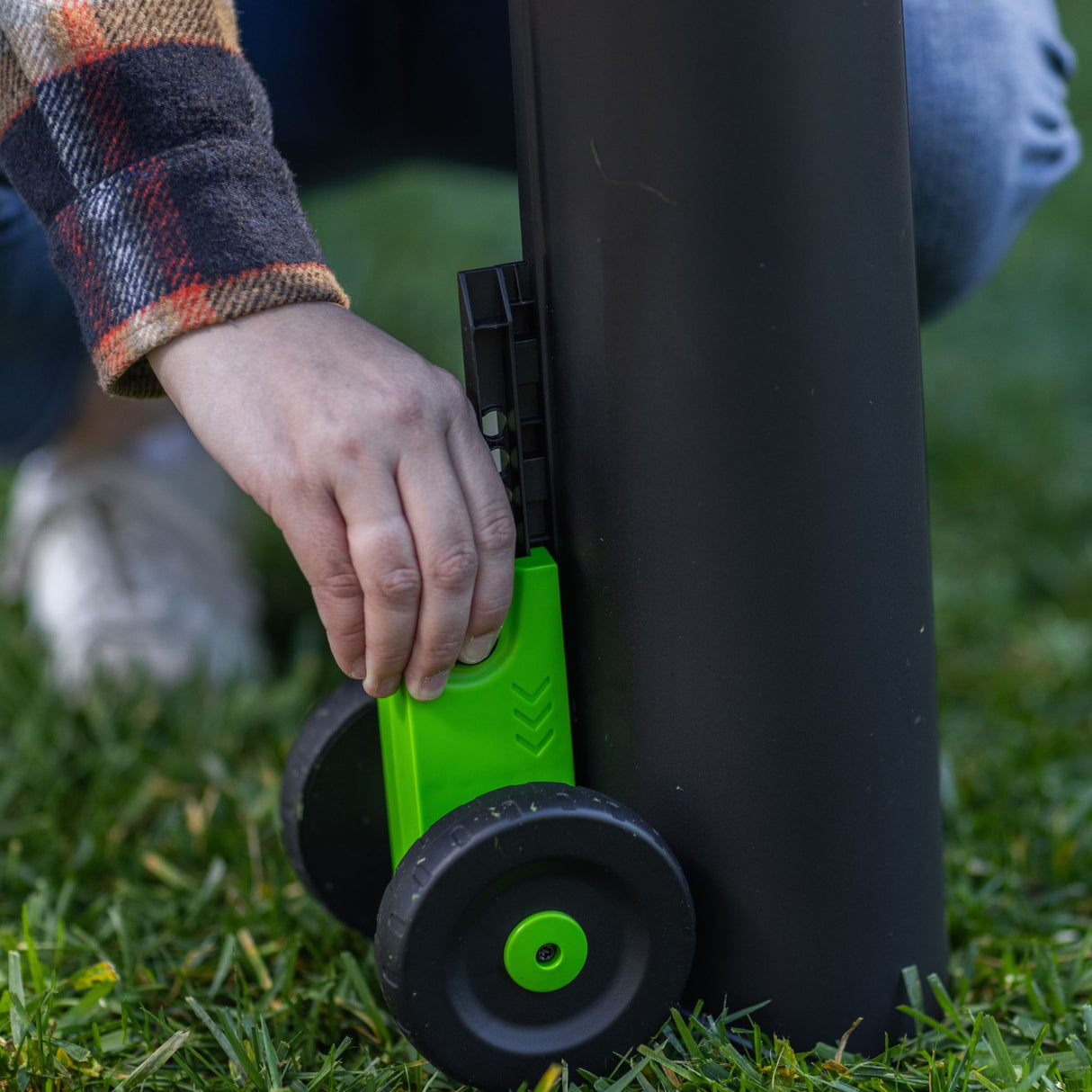 60V 520 CFM Blower / Leaf Vacuum, 4.0Ah Battery and Charger Included