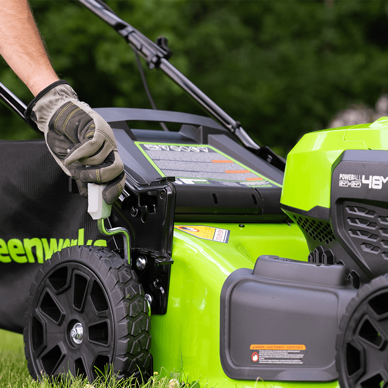 Ensemble 48 V (24 V x 2) de tondeuse 20 pouces, coupe-herbe 10 pouces et souffleur, (2) batteries 24 V 4 Ah et chargeur inclus