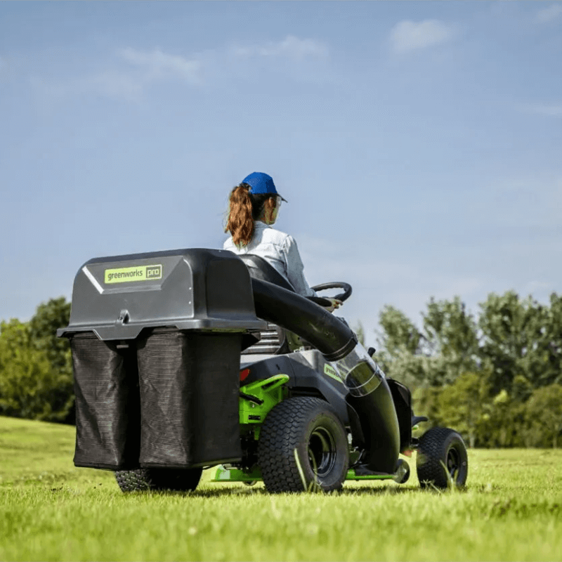 Ride on lawn online mower with bagger