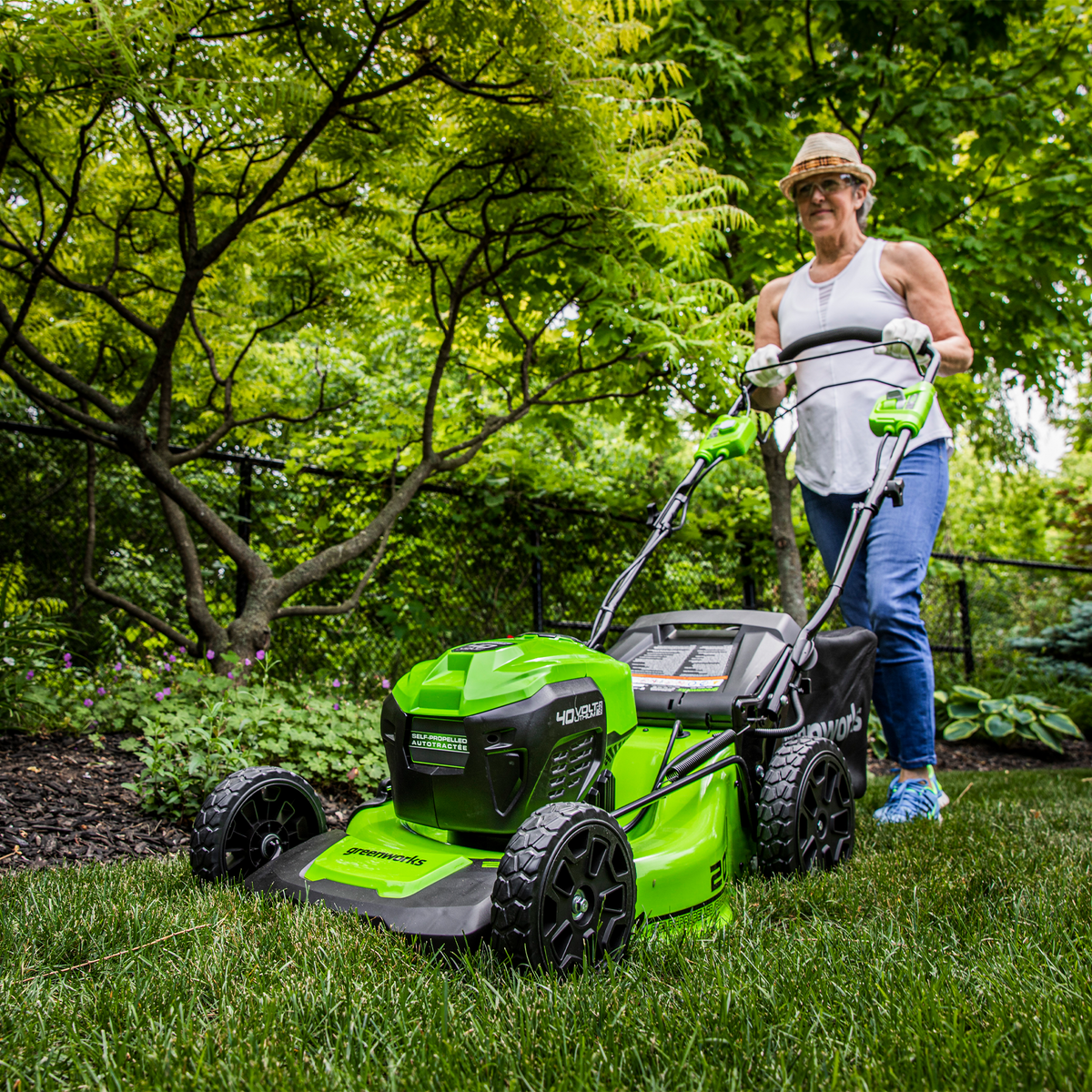 Best Battery Lawn Mower for Small Yards 2025 | Greenworks Canada ...