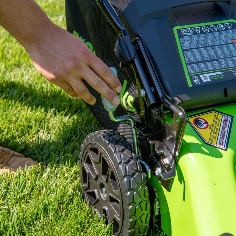 48V (2 x 24V) 20" Brushless Self-Propelled Mower, (2) 5Ah USB Batteries and 4A Dual Port Charger Included