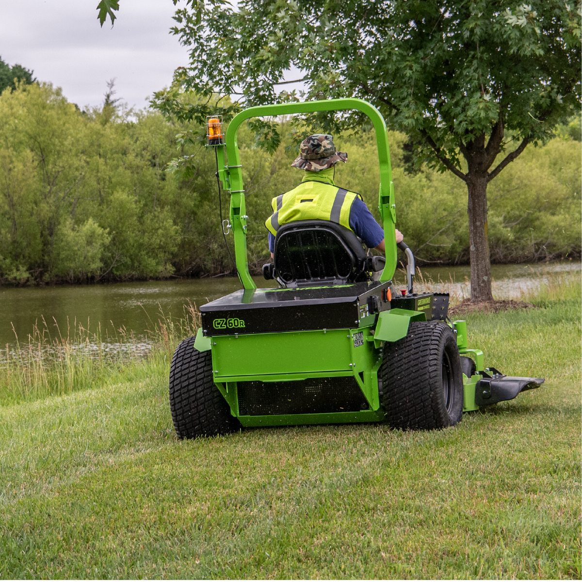 82V  60" 16kWh Commercial Ride-On Zero-Turn Mower | CZ60R